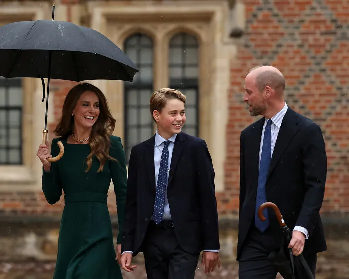 Prince George's Official Eton College Portrait Sparked Wave Of Reactions As  Royal Fans Noticed The Same Detail | Bored Panda